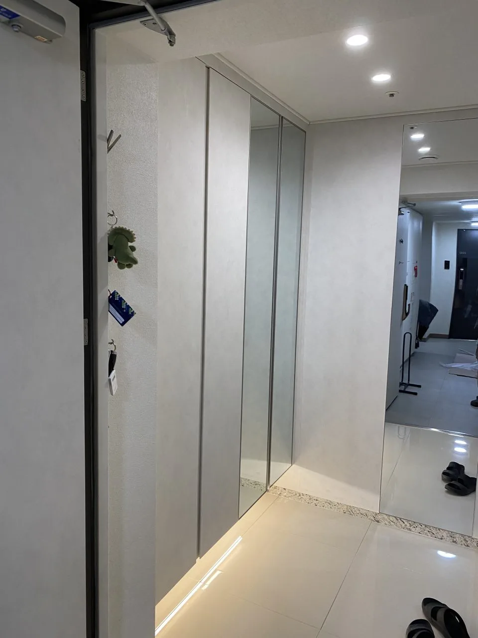 신발장 내부 정리 완성 전경